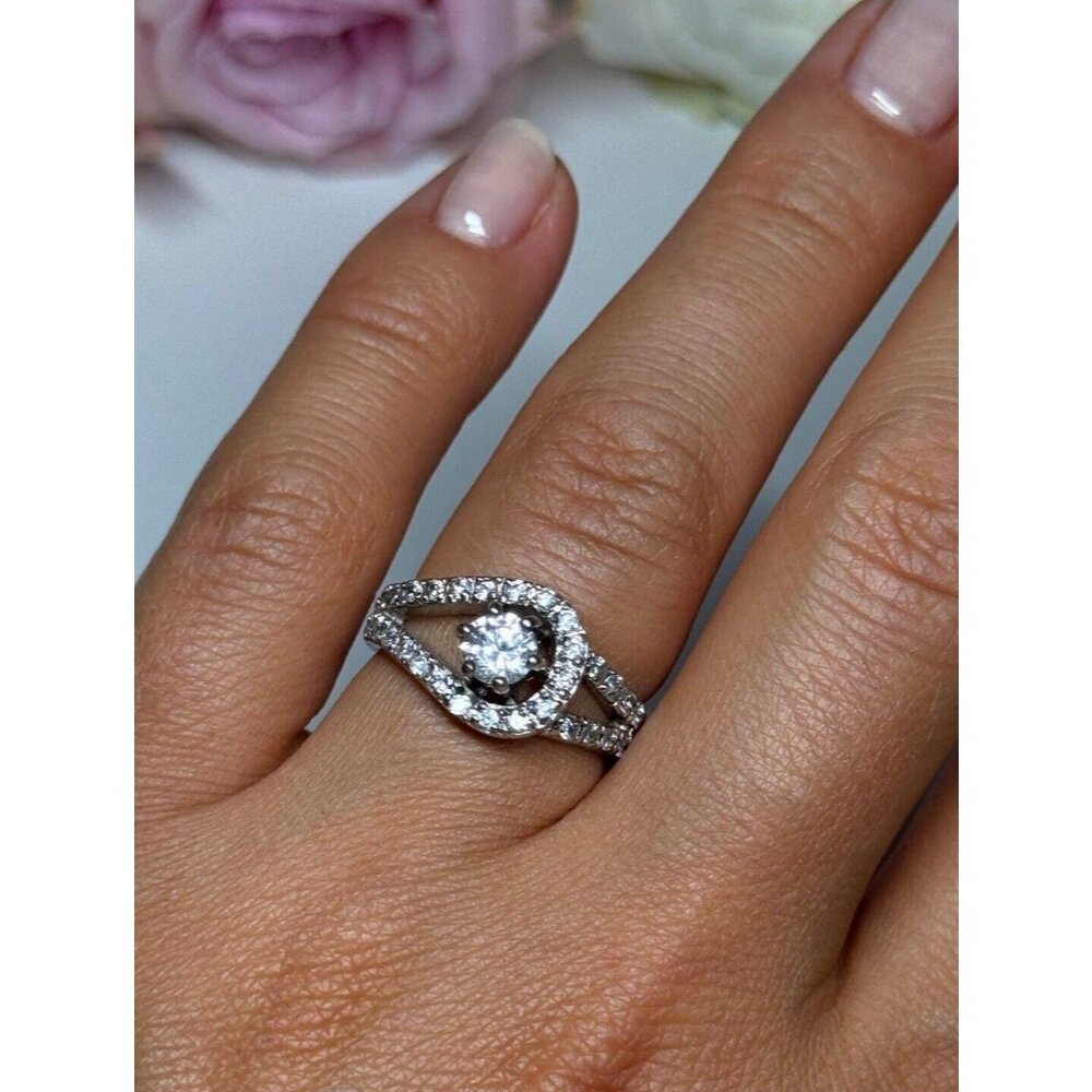 925 STERLING SILVER WHITE TOPAZ RING SIZE 6